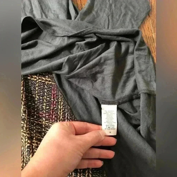 Comfy USA Women’s M Gray Long-Sleeve Tunic w/Tulip Print Back - NWT!! - Picture 6 of 12